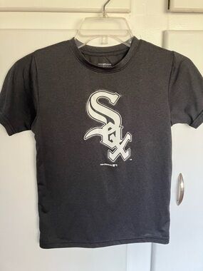 Genuine Merchandise Black Chicago Sox Logo Tee